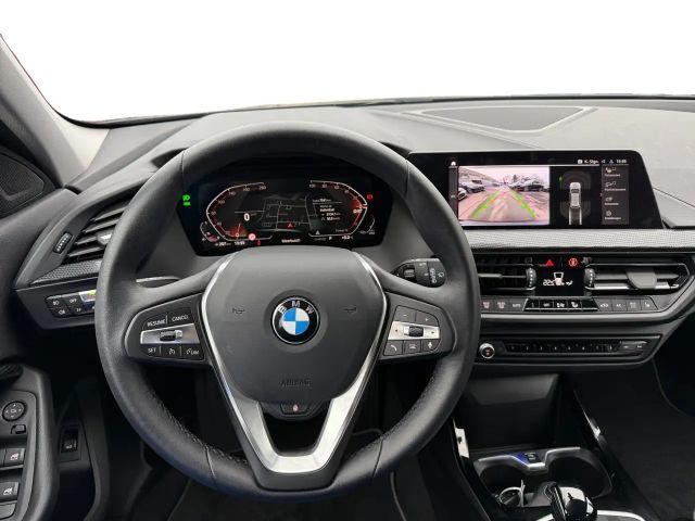 BMW 118 118i Sedan Sport Line