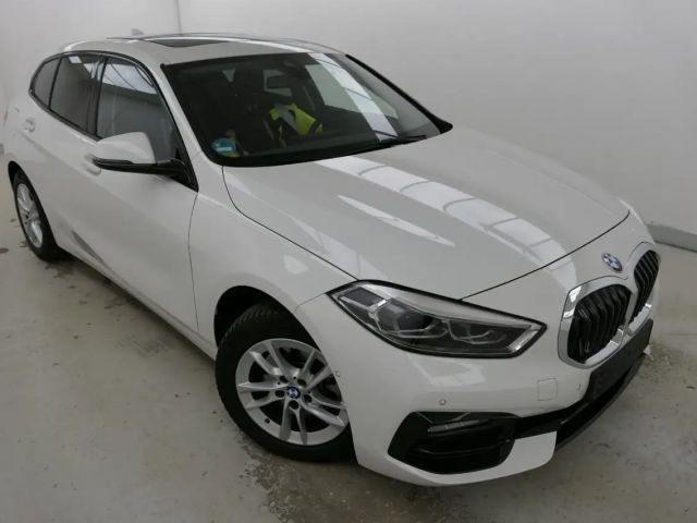 BMW 118 118i Sedan Sport Line