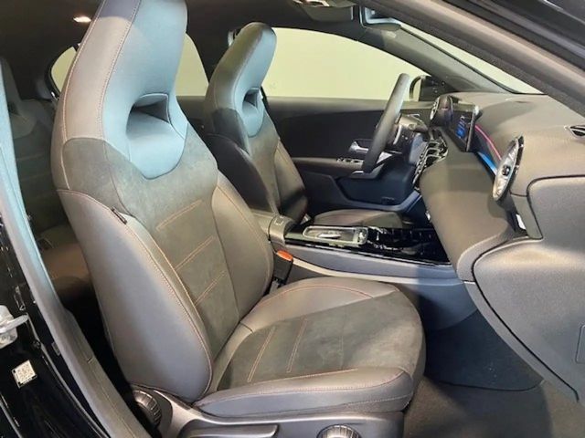 Mercedes-Benz A 200 AMG Line