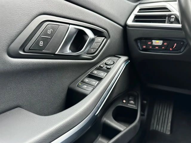 BMW 330 330e M-Sport Touring