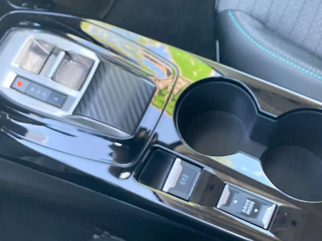 Peugeot E-2008 Allure Pack