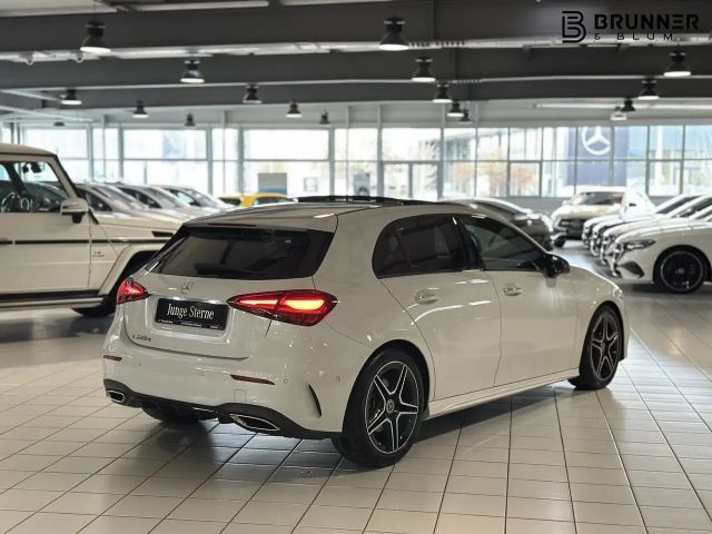 Mercedes-Benz A 220 A 220 d