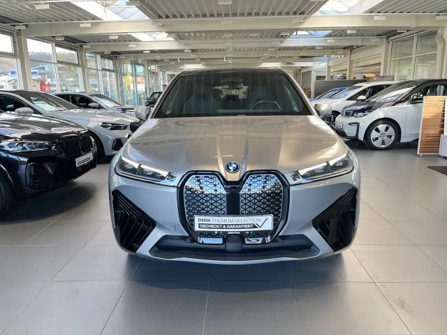 BMW iX xDrive40