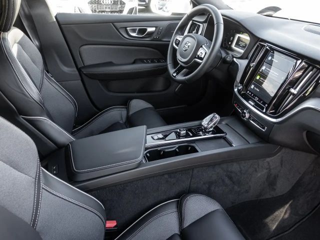 Volvo V60 Cross Country AWD Plus