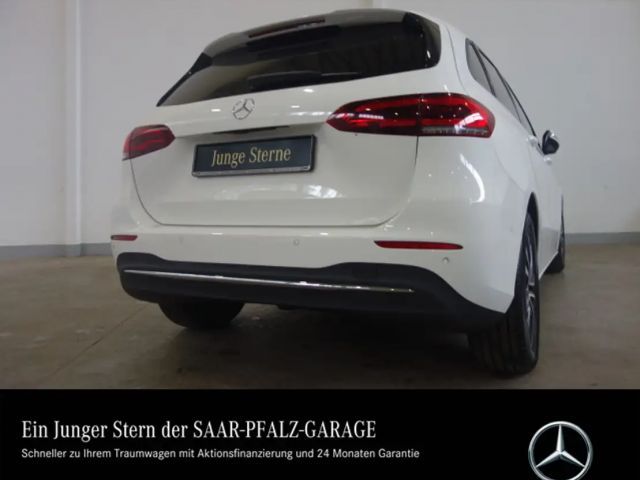 Mercedes-Benz B 200 B 200 d Style