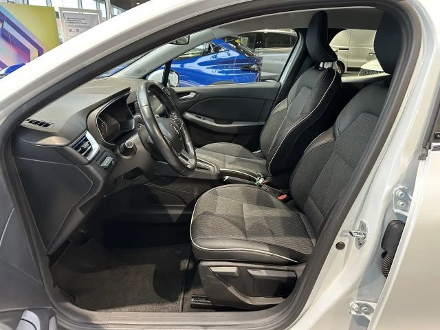 Renault Clio E-Tech Intens