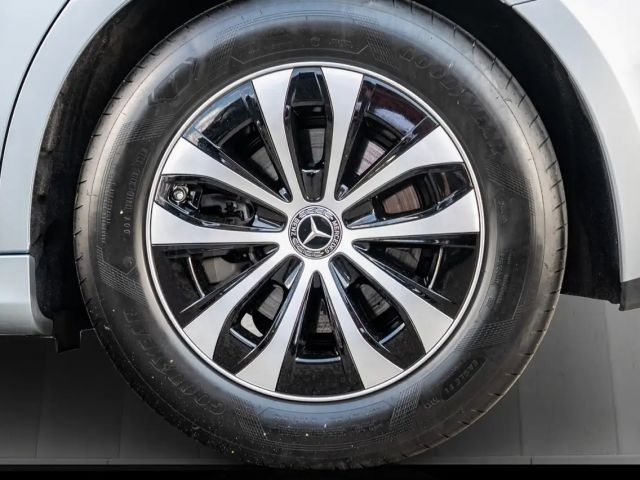 Mercedes-Benz E 200 AVANTGARDE Sedan