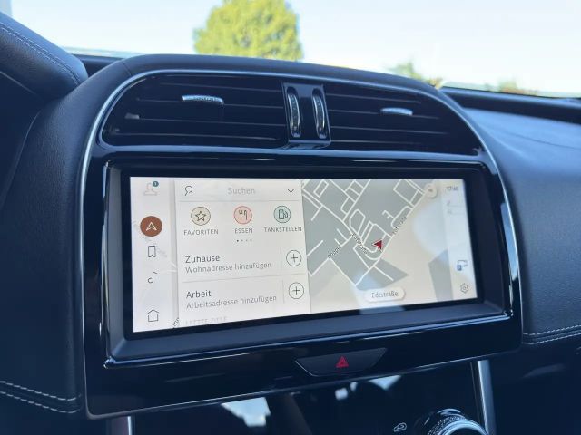 Jaguar XE AWD D200 R-Dynamic S