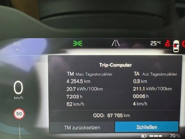 Volvo XC40 AWD Plus Recharge Twin Engine