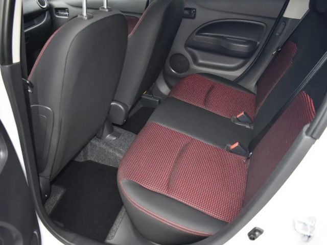 Mitsubishi Space Star Star