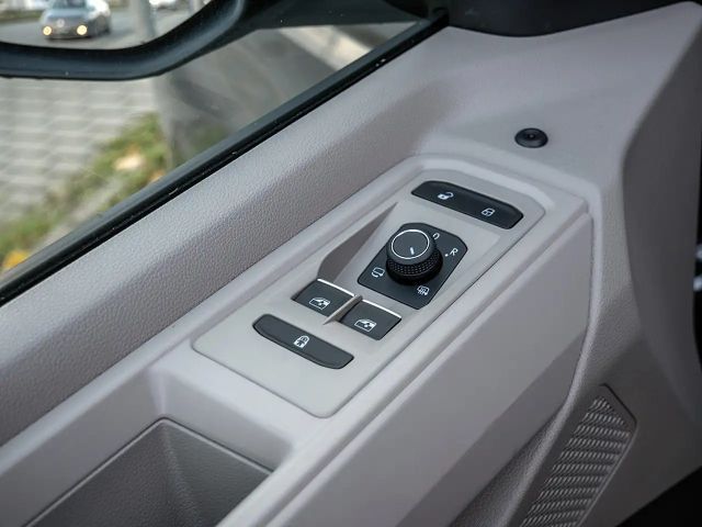 Volkswagen Multivan 2.0 TDI Life T7