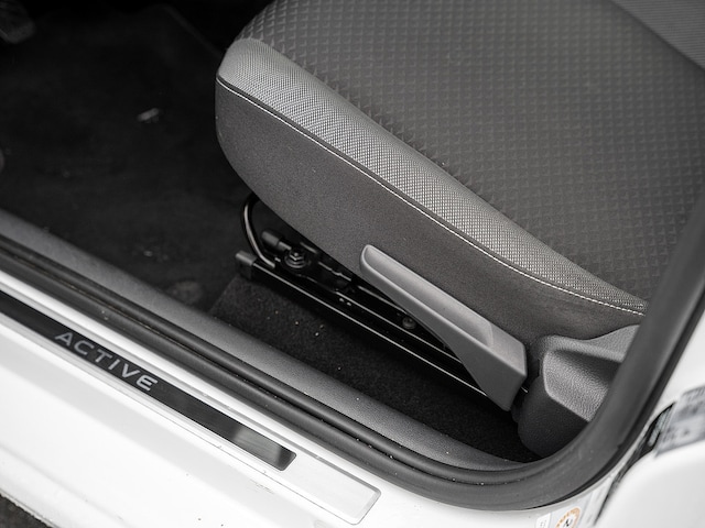 Volkswagen up! Active