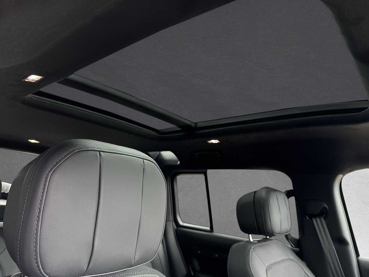 Land Rover Defender 110