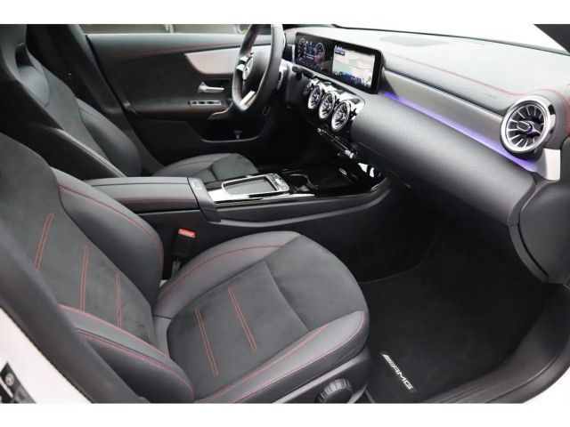 Mercedes-Benz CLA 200 AMG Line Shooting Brake