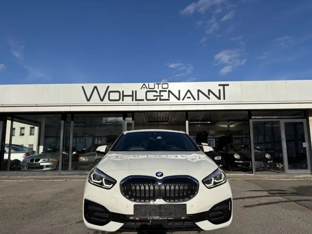 BMW 118 118i Sedan Sport Line