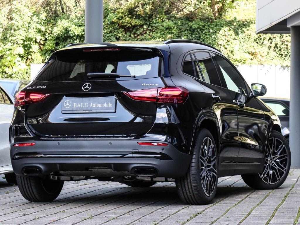 Mercedes-Benz GLA 250 4MATIC AMG Line