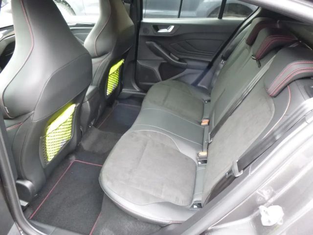 Ford Focus EcoBoost ST Line