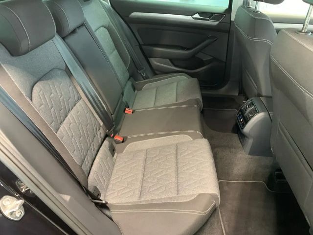 Volkswagen Passat 1.5 TSI Business DSG Variant