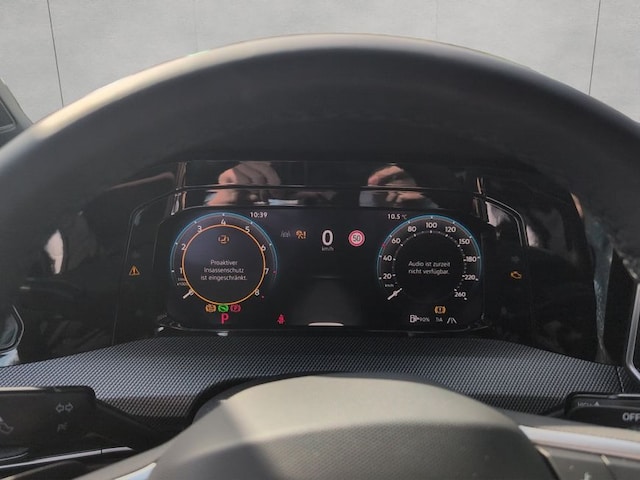 Volkswagen Golf DSG R-Line