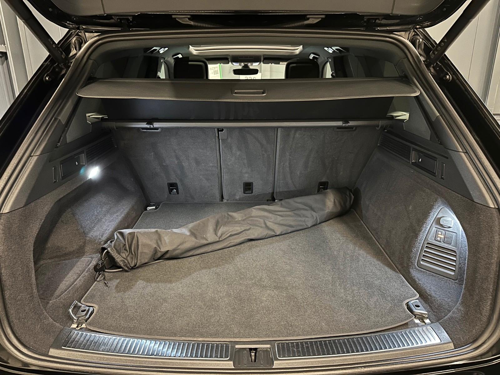 Volkswagen Touareg 4Motion R-Line Style