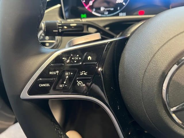 Mercedes-Benz E 200 4MATIC AVANTGARDE Sedan