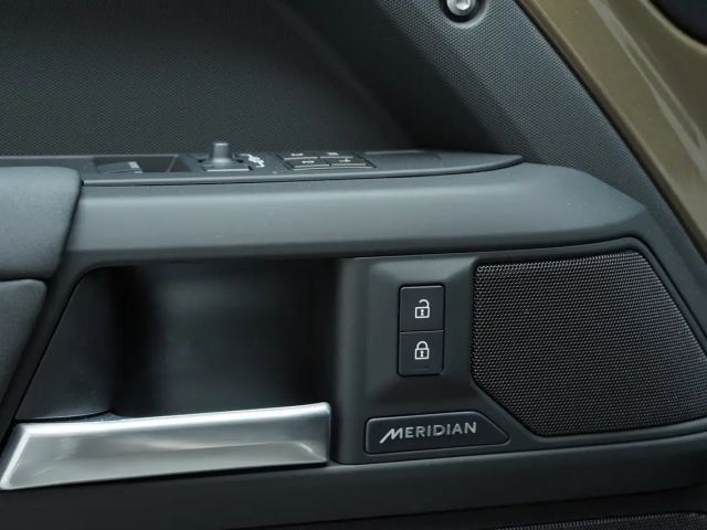 Land Rover Defender 3.0 Dynamic SE