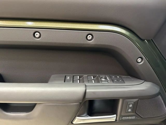 Land Rover Defender 110 Dynamic HSE