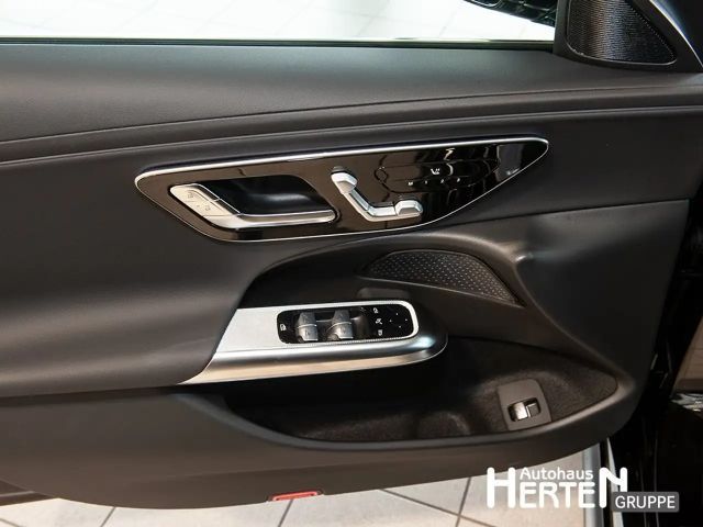 Mercedes-Benz E 220 AVANTGARDE E 220 d Sedan