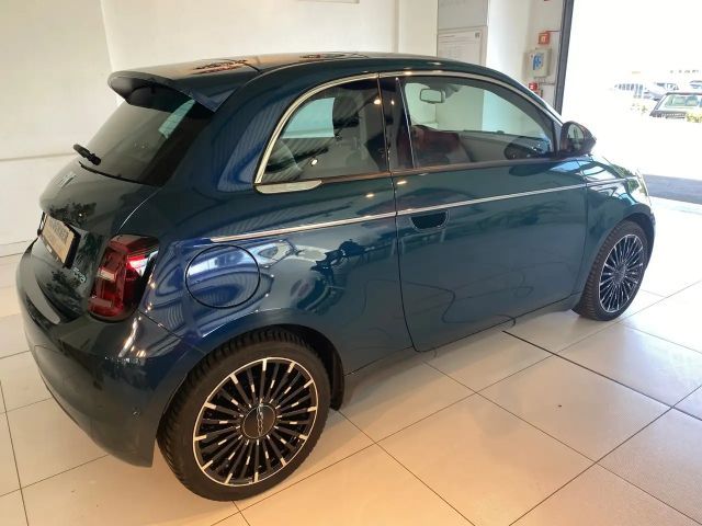Fiat 500e La Prima