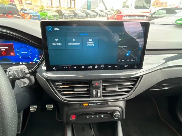 Ford Focus Limited ST Line