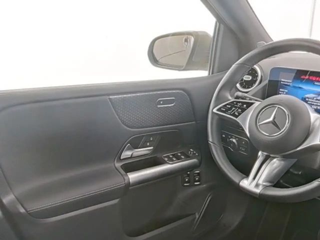 Mercedes-Benz B 250 B 250 e Sedan