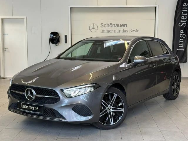 Mercedes-Benz A 250 A 250 e
