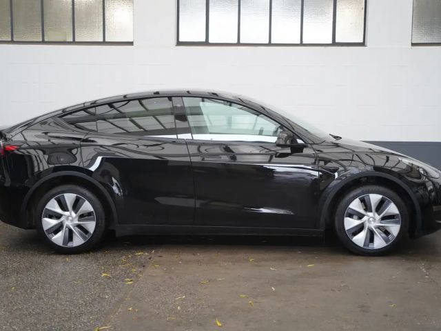 Tesla Model Y AWD Long Range