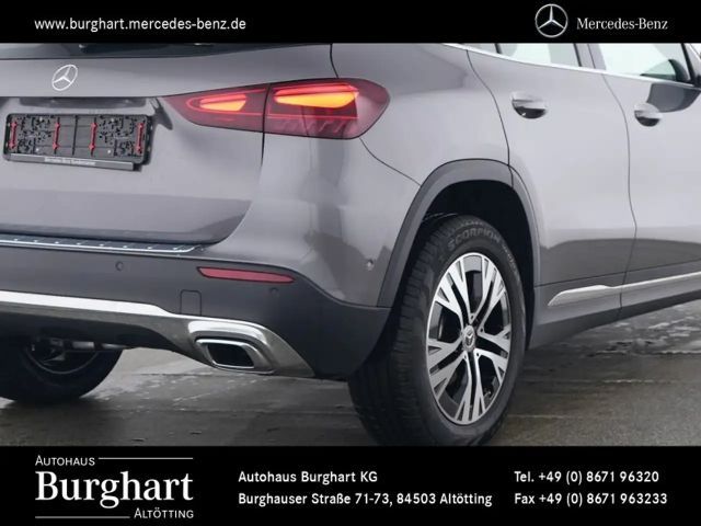 Mercedes-Benz GLA 180 Progressive