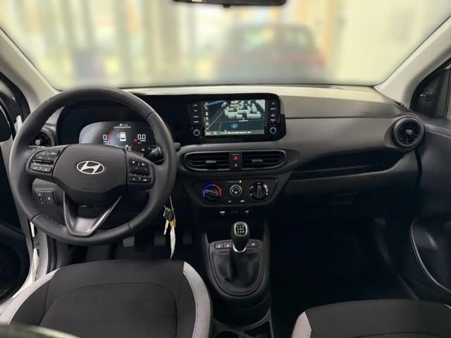 Hyundai i10 1,0 SITZHEIZ.+LENKRADHEIZ.+ RÜCKFAHRKAMERA+NAVIGAT