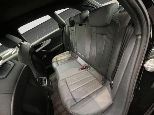 Audi A4 35 TFSI Avant S-Tronic