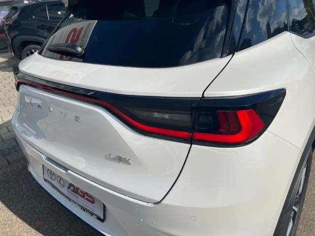 Lexus LBX E-Four Emotion