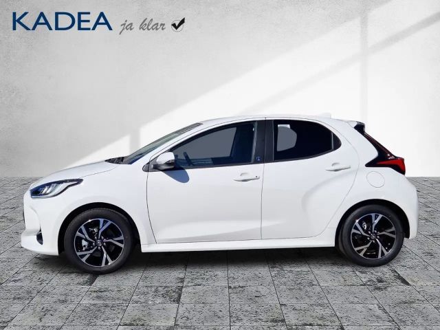 Toyota Yaris 1.5 Teamplayer CP ACC+LED+SHZ+Fernlichtass.