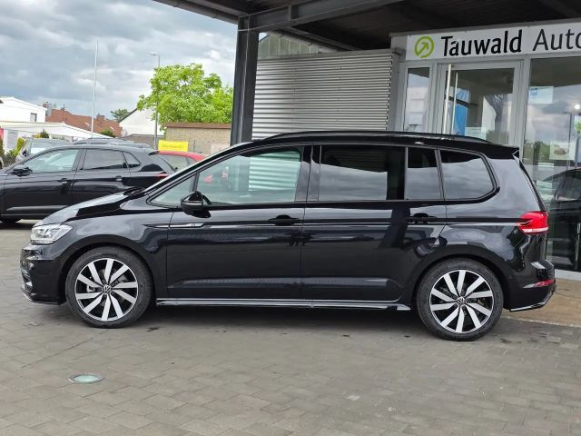 Volkswagen Touran 1.5 TSI DSG IQ.Drive R-Line