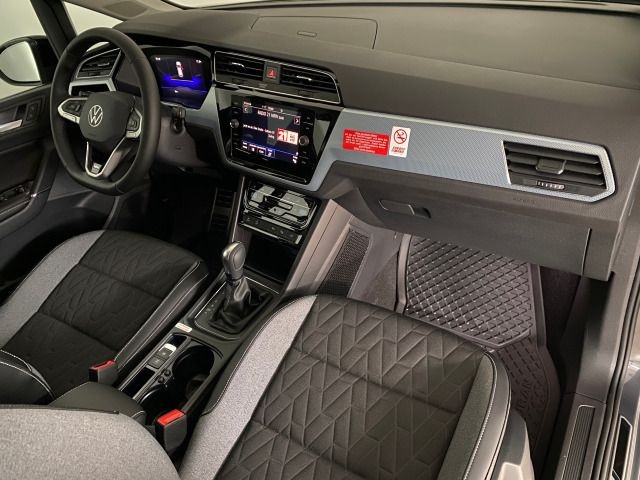 Volkswagen Touran 1.5 TSI DSG R-Line