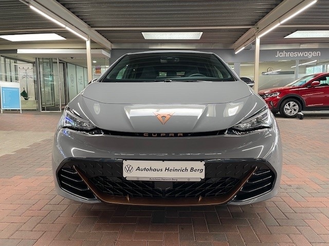 Cupra Born electric Navi Wärmepumpe Massagesitze LED ACC Mehrzonenklima Fahrerprofil