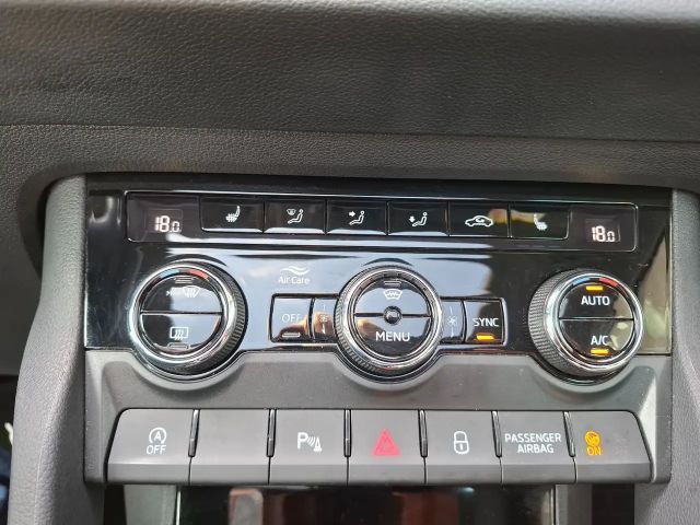 Skoda Karoq Sportline4x4*NAVI*VOLLLEDER*PDCv+h*RFK*SHZv+h*ACC*