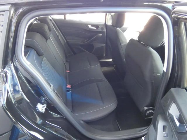 Ford Focus Titanium Wagon