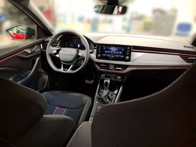 Skoda Scala 1,5 DSG MATRIX PANO EL-HK RFK 18Z SHZ