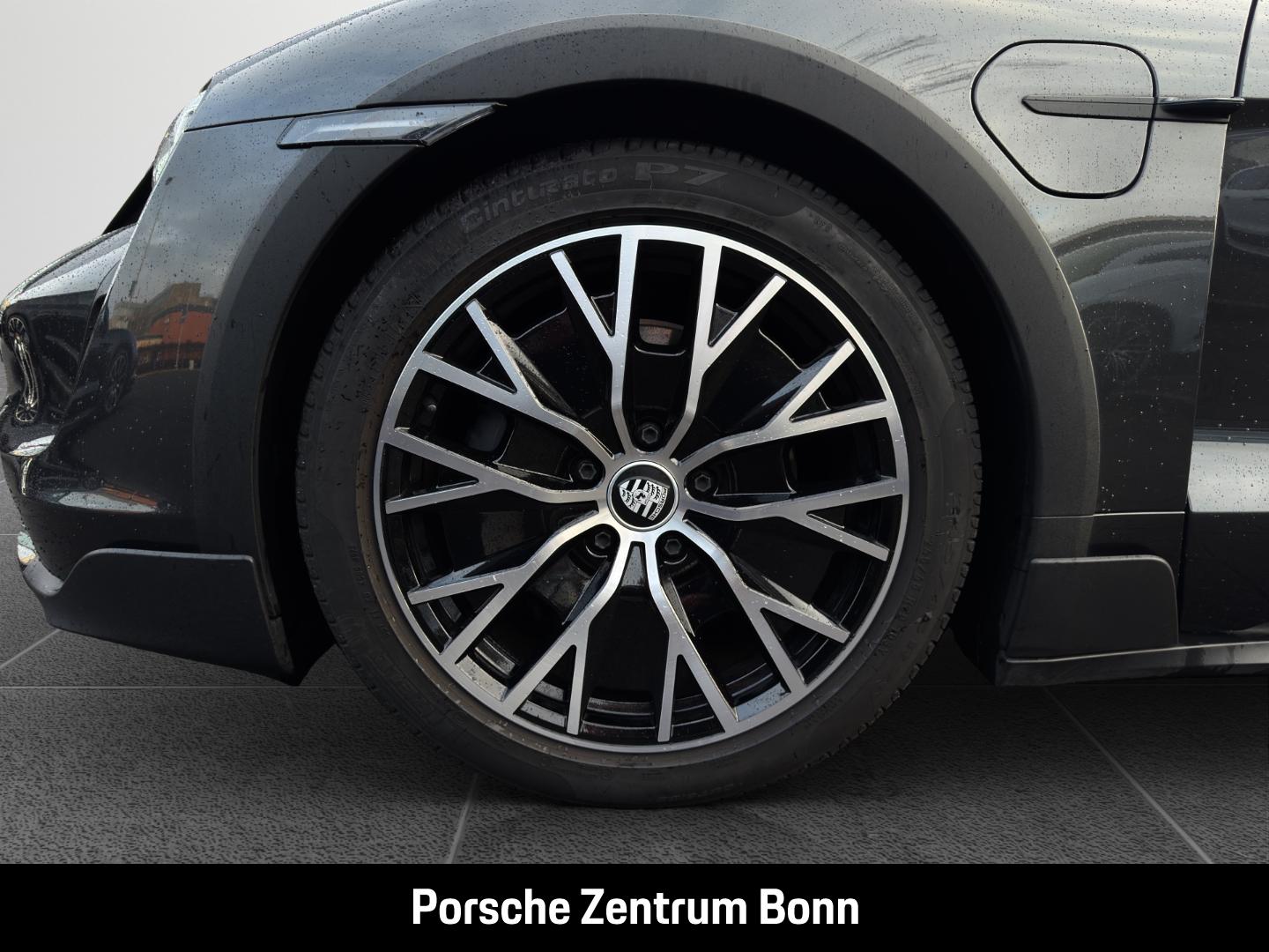 Porsche Taycan 4 Cross Turismo