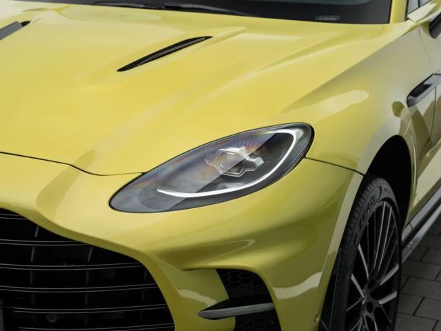 Aston Martin DBX 707