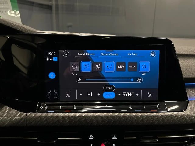 Volkswagen Golf 1.5 eTSI DSG R-Line Style