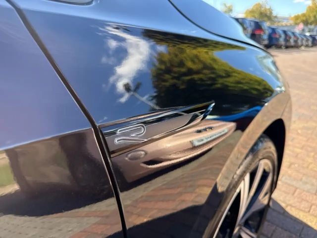 Volkswagen Golf 1.5 eTSI DSG R-Line Variant