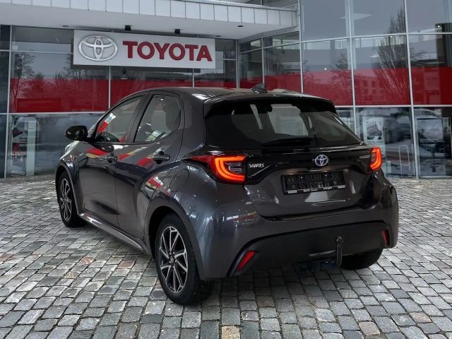 Toyota Yaris 1.5 Teamplayer ACC+LED+SHZ+Fernlichtass.