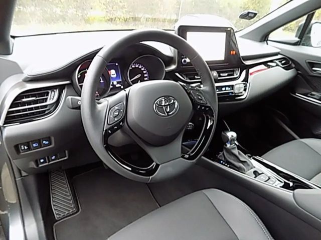 Toyota C-HR Hybride Team D